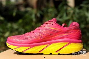 女士国产跑步鞋测评视频,女士专属款,舒适与性能的完美结合 第1张 女士国产跑步鞋测评视频,女士专属款,舒适与性能的完美结合 第1张